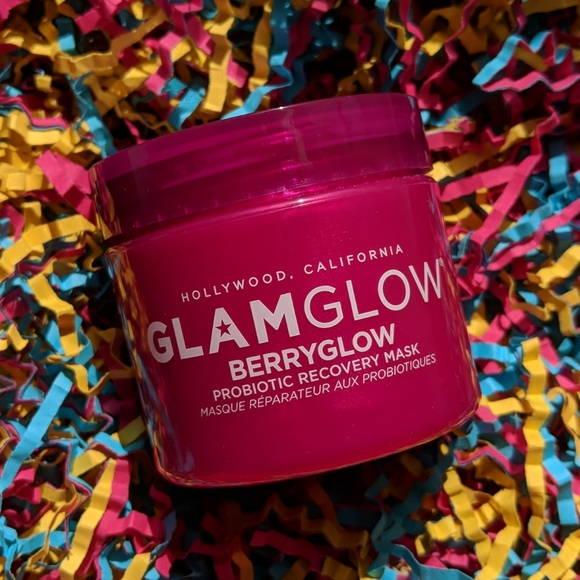 GLAMGLOW Other - GLAMGLOW Berryglow Probiotic Recovery Face Mask